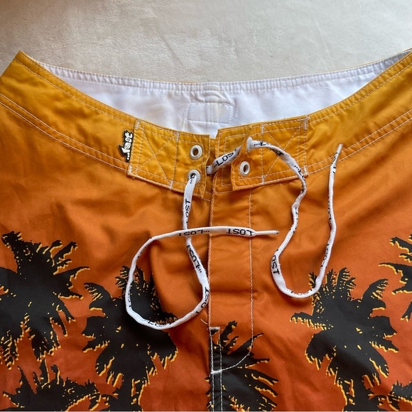 Rare Vintage Lost Enterprises Board Shorts Tropical Scene w/Anime Girl Size 32 - Picture 4 of 7